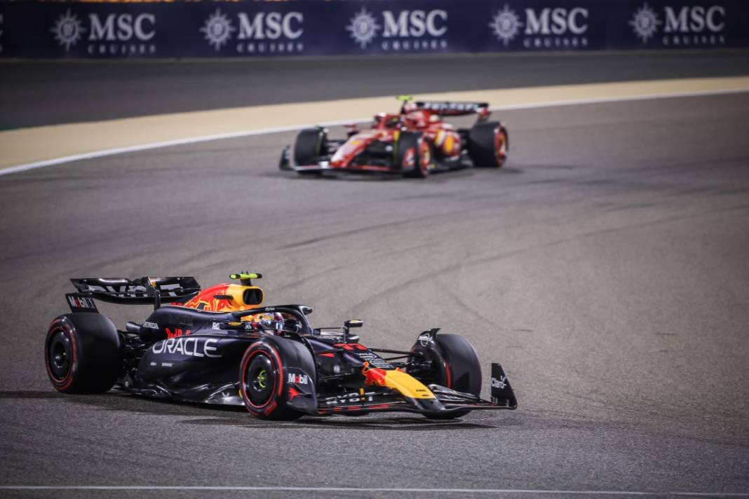 F1'de sezonun ilk yarışı Bahreyn Grand Prix'sini Verstappen kazandı 11
